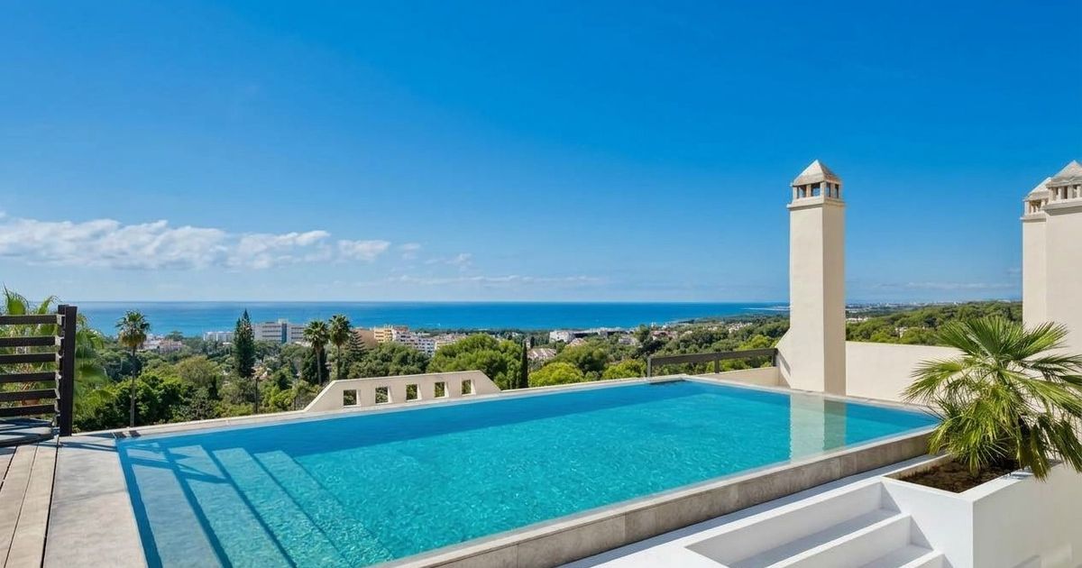 Двухуровневый пентхаус в Marbella, Marbella, 1/12