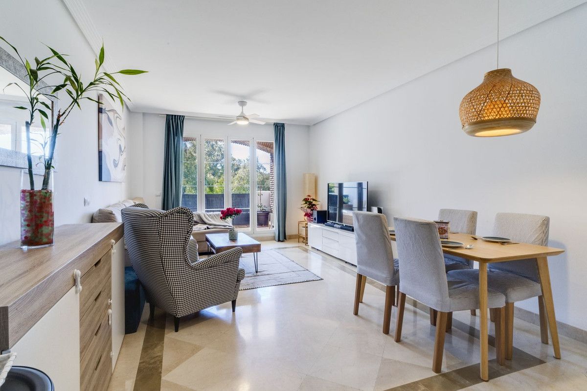 Apartament na środkowym piętrze w Los Arqueros, Los Arqueros, 2/12