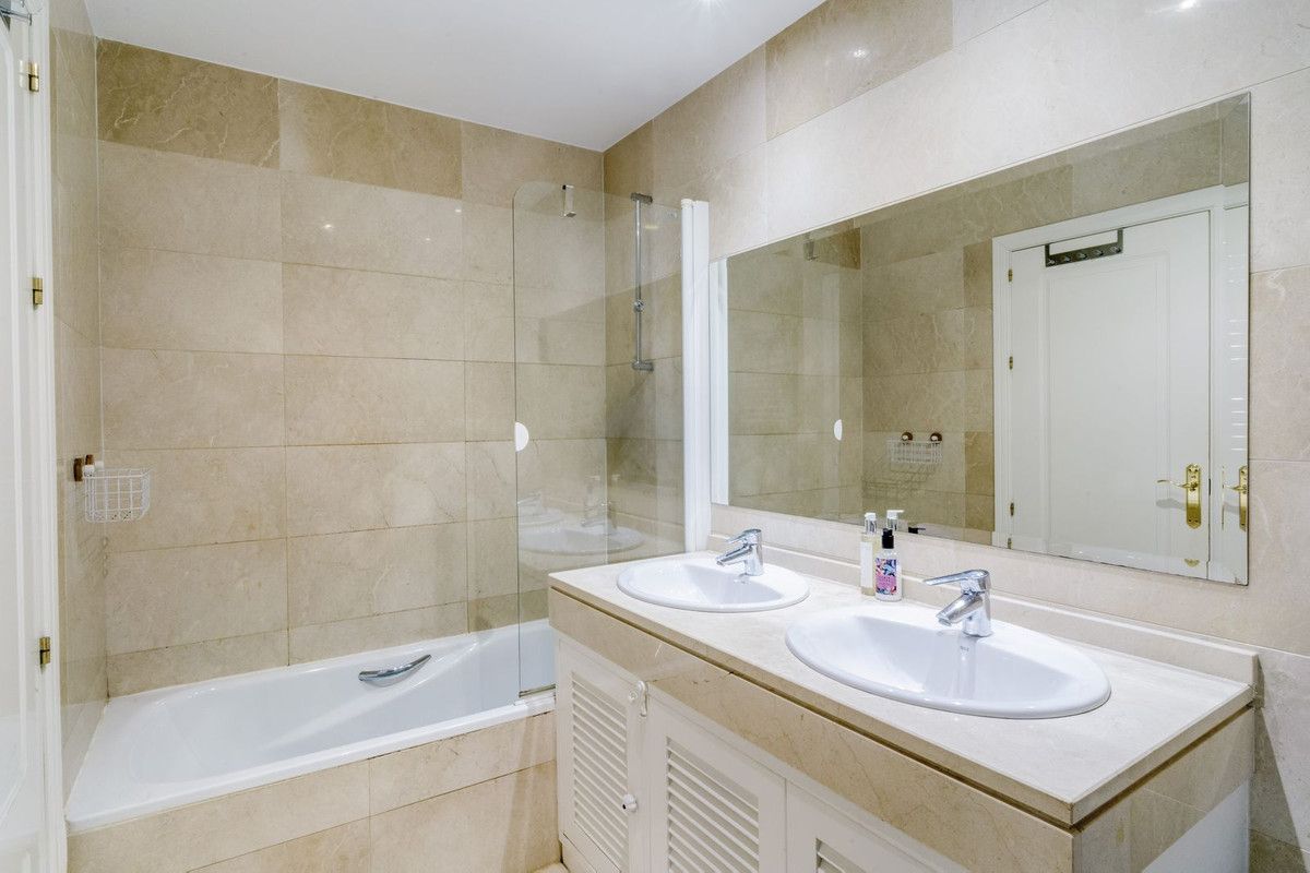 Apartament na środkowym piętrze w Los Arqueros, Los Arqueros, 7/12