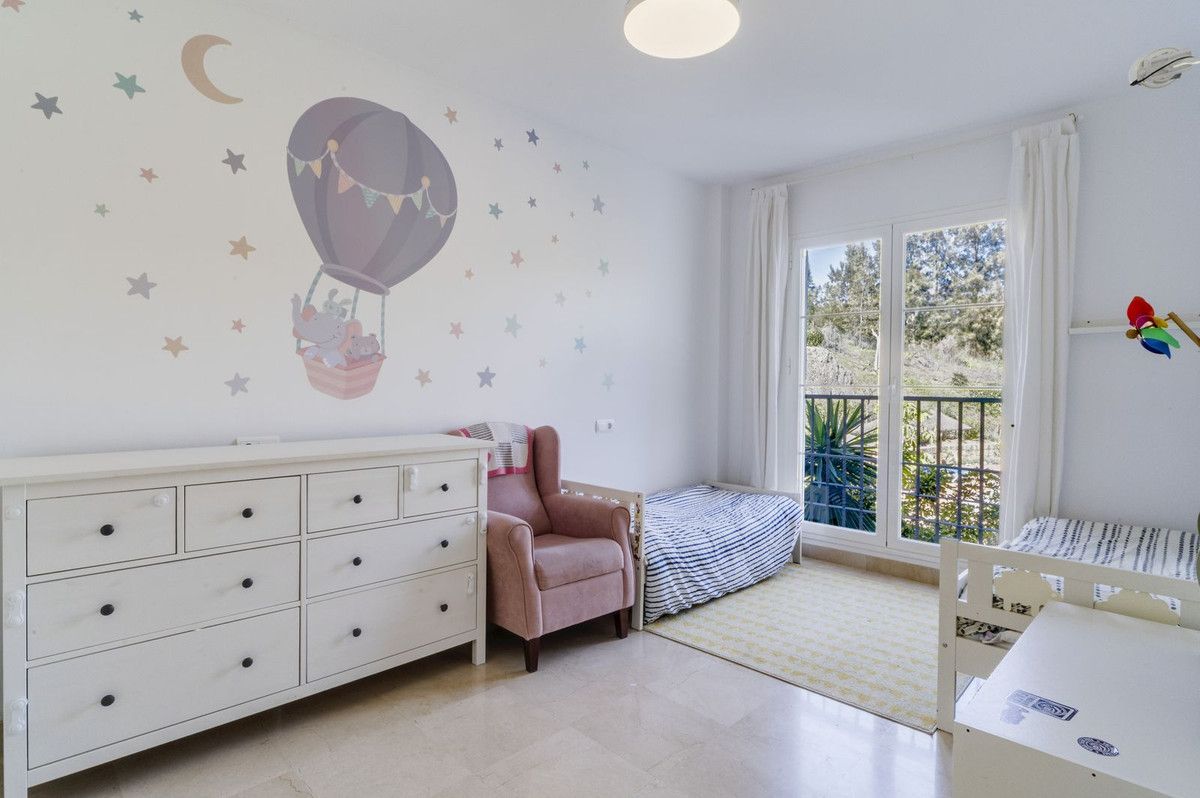 Apartament na środkowym piętrze w Los Arqueros, Los Arqueros, 8/12
