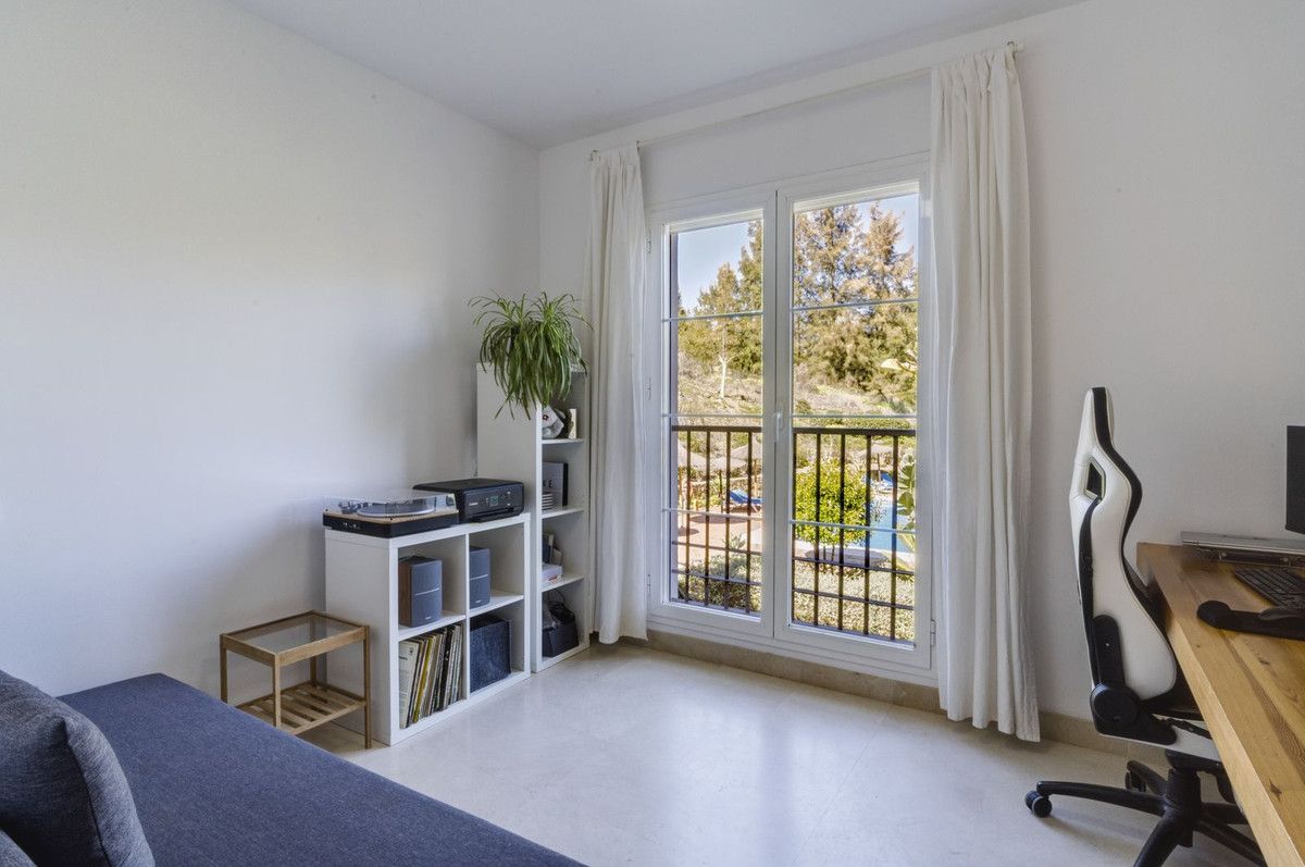Apartament na środkowym piętrze w Los Arqueros, Los Arqueros, 10/12