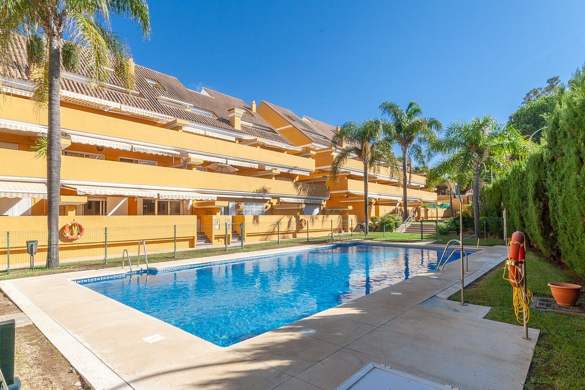 Appartement en rez-de-chaussée à Elviria, Elviria, 1/12