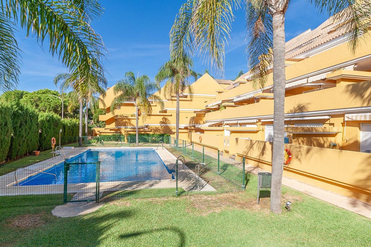 Appartement en rez-de-chaussée à Elviria, Elviria, 12/12