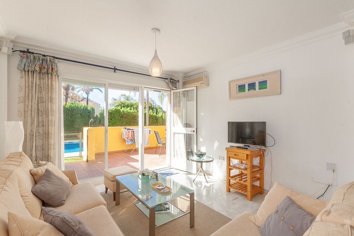 Appartement en rez-de-chaussée à Elviria, Elviria, 3/12