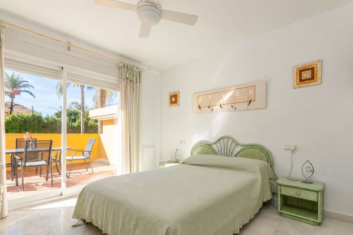 Appartement en rez-de-chaussée à Elviria, Elviria, 6/12