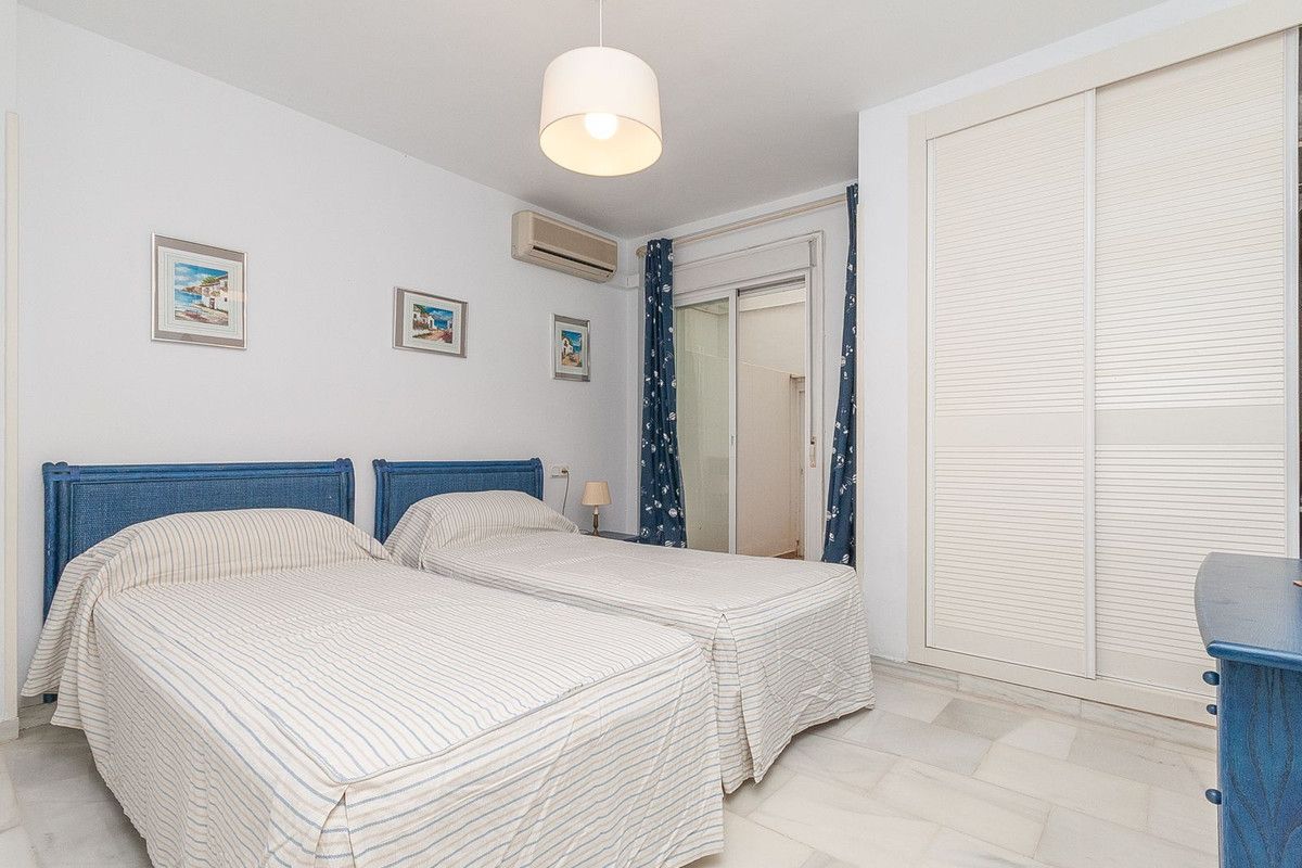 Appartement en rez-de-chaussée à Elviria, Elviria, 8/12