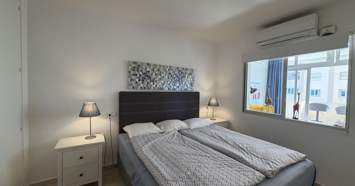 Apartamento en planta media en Estepona, Estepona, 4/12
