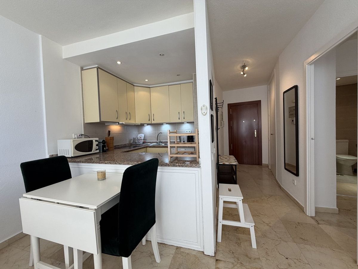 Apartamento en planta media en Estepona, Estepona, 9/12