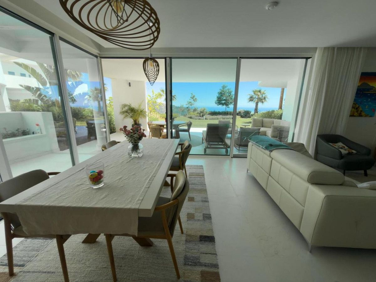 Gelijkvloers appartement in Marbella, Marbella, 8/12