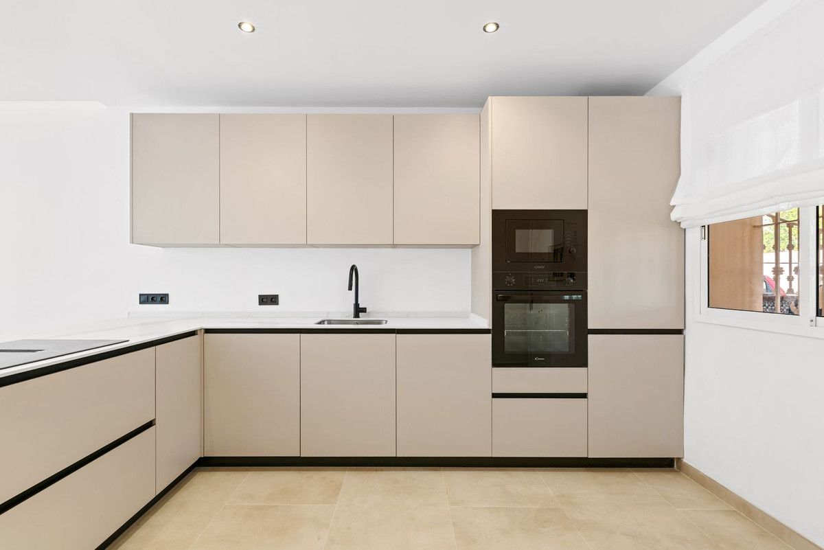 Ground Floor Apartment in Nueva Andalucía, Nueva Andalucía, 12/12