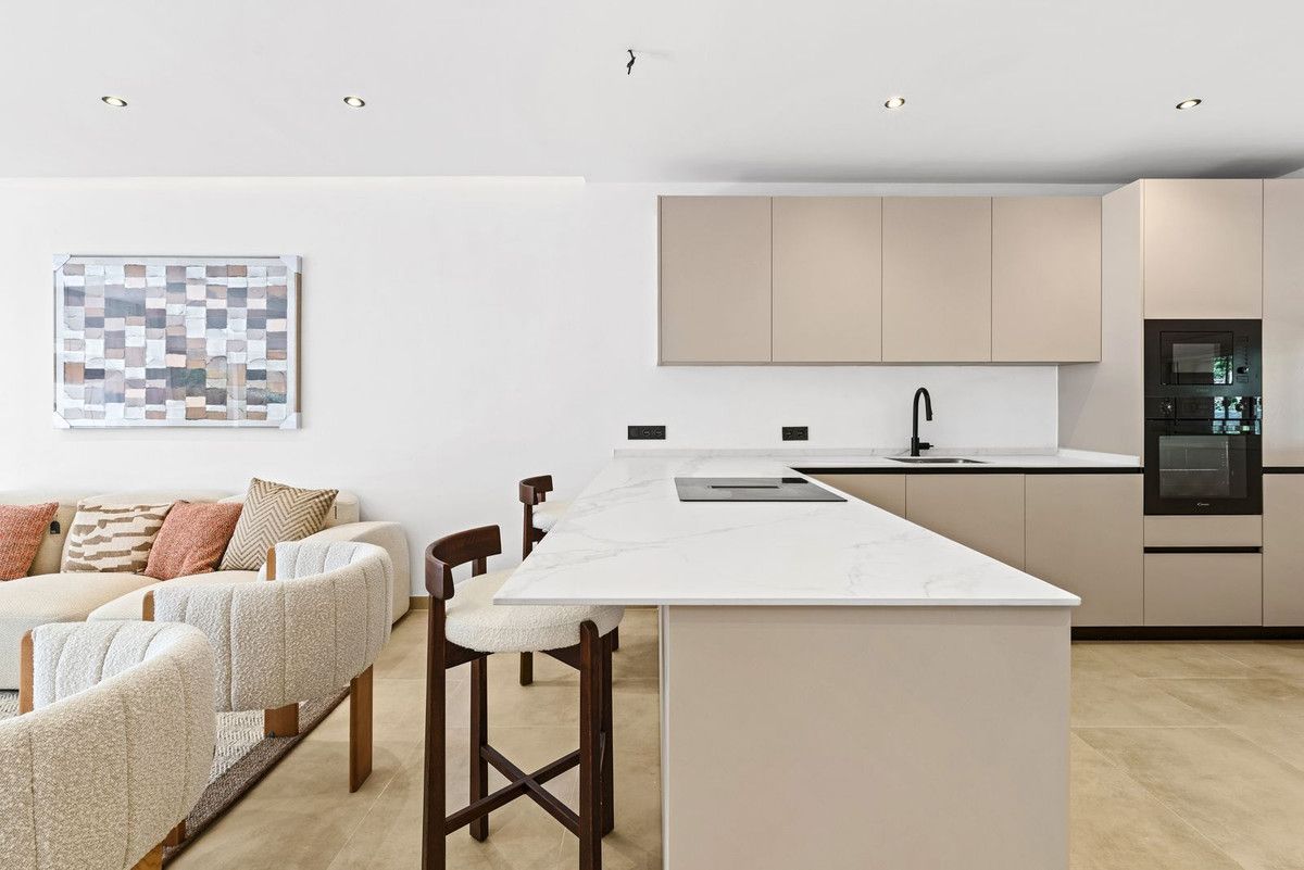 Ground Floor Apartment in Nueva Andalucía, Nueva Andalucía, 4/12