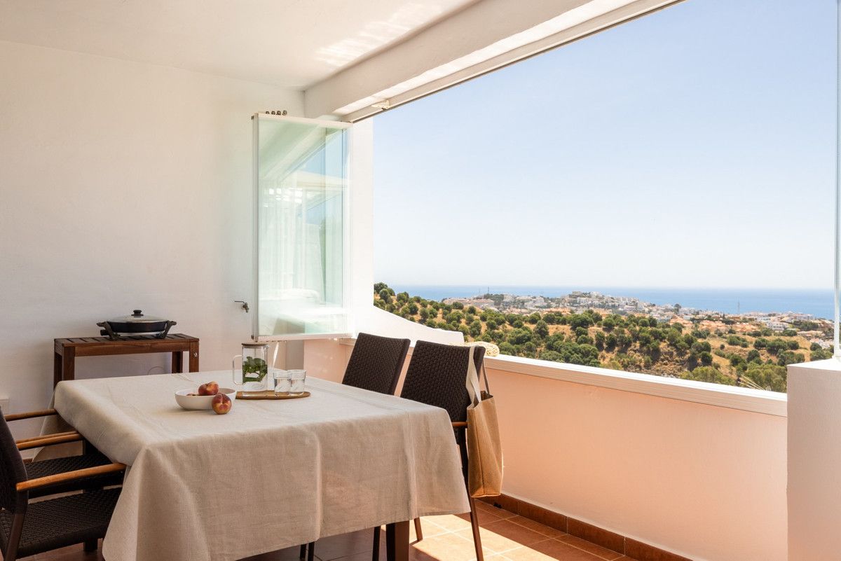 Apartamento en planta media en Calahonda, Calahonda, 3/12