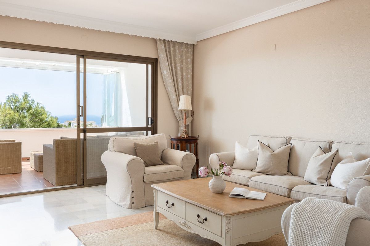 Apartamento en planta media en Calahonda, Calahonda, 7/12