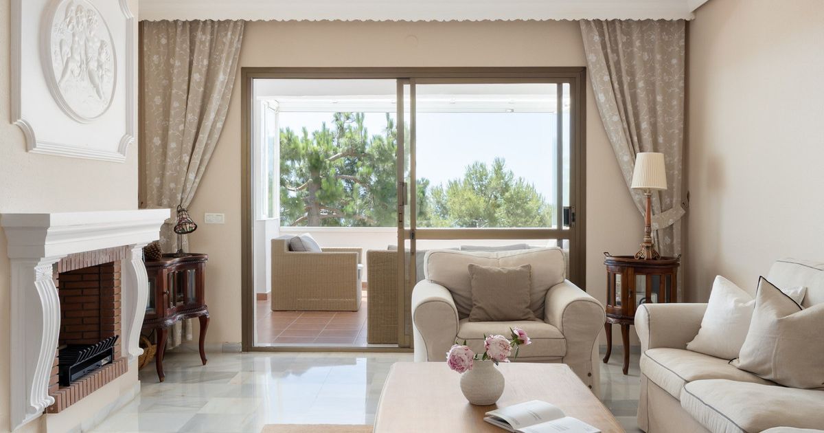 Apartamento en planta media en Calahonda, Calahonda, 8/12