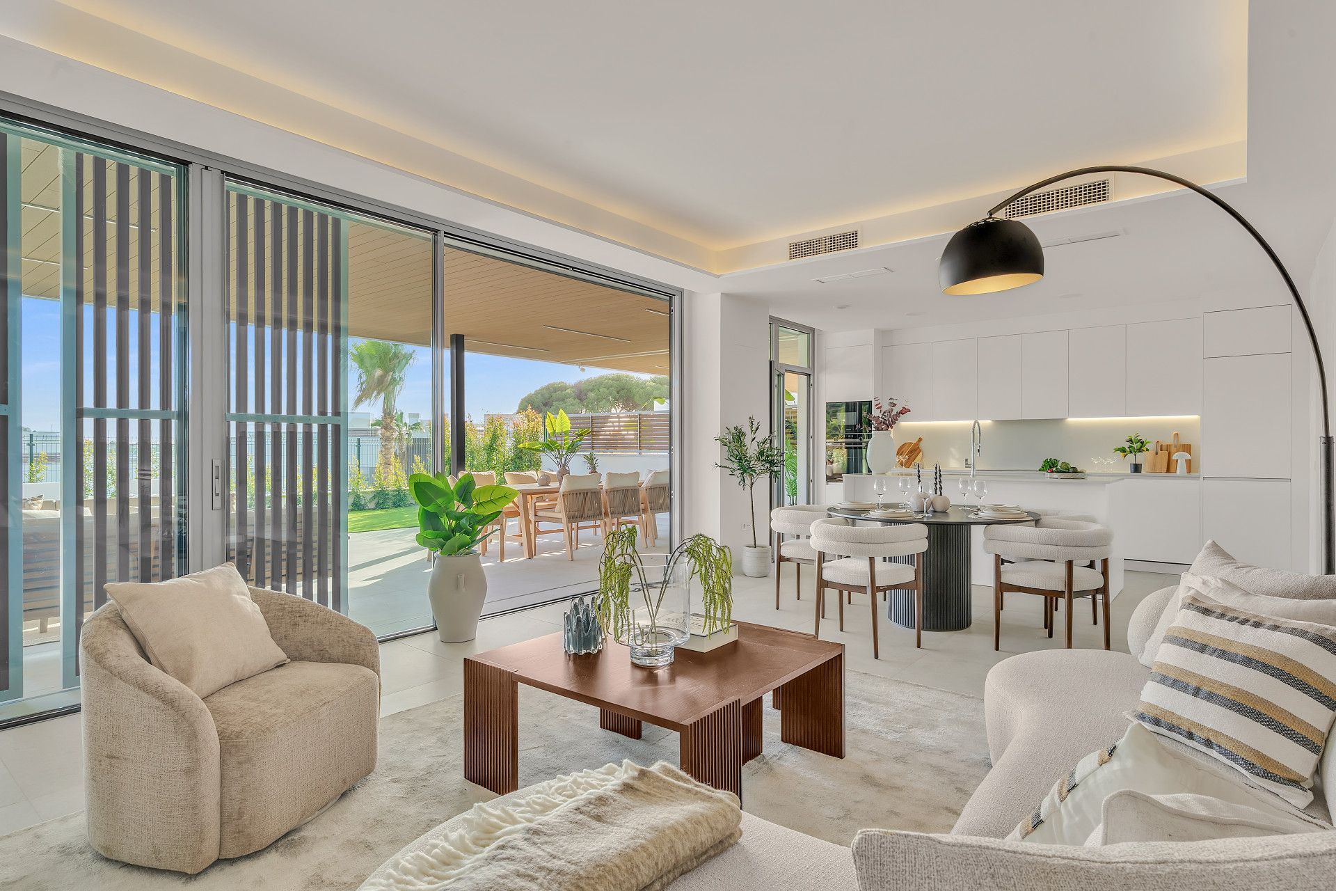 Erdgeschosswohnung in Marbella East, Santa Clara, Marbella East, 7/12