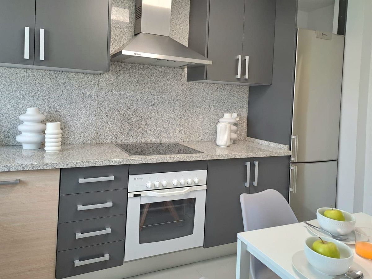 Middle Floor Apartment in Estepona, Estepona, 12/12