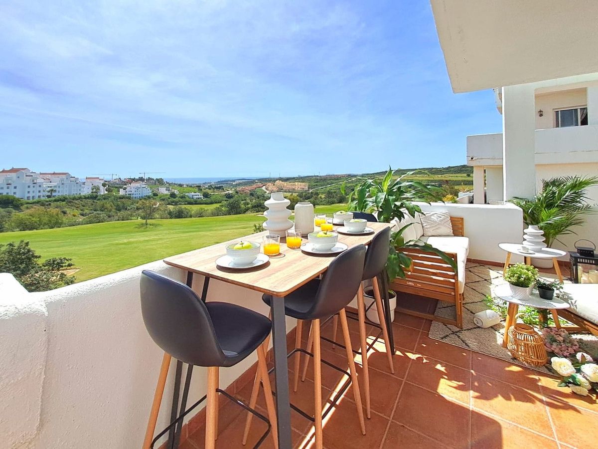 Middle Floor Apartment in Estepona, Estepona, 3/12