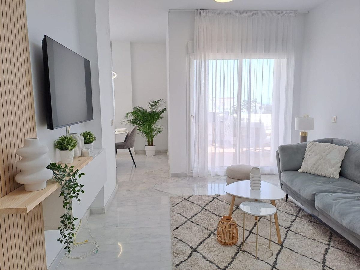 Middle Floor Apartment in Estepona, Estepona, 4/12