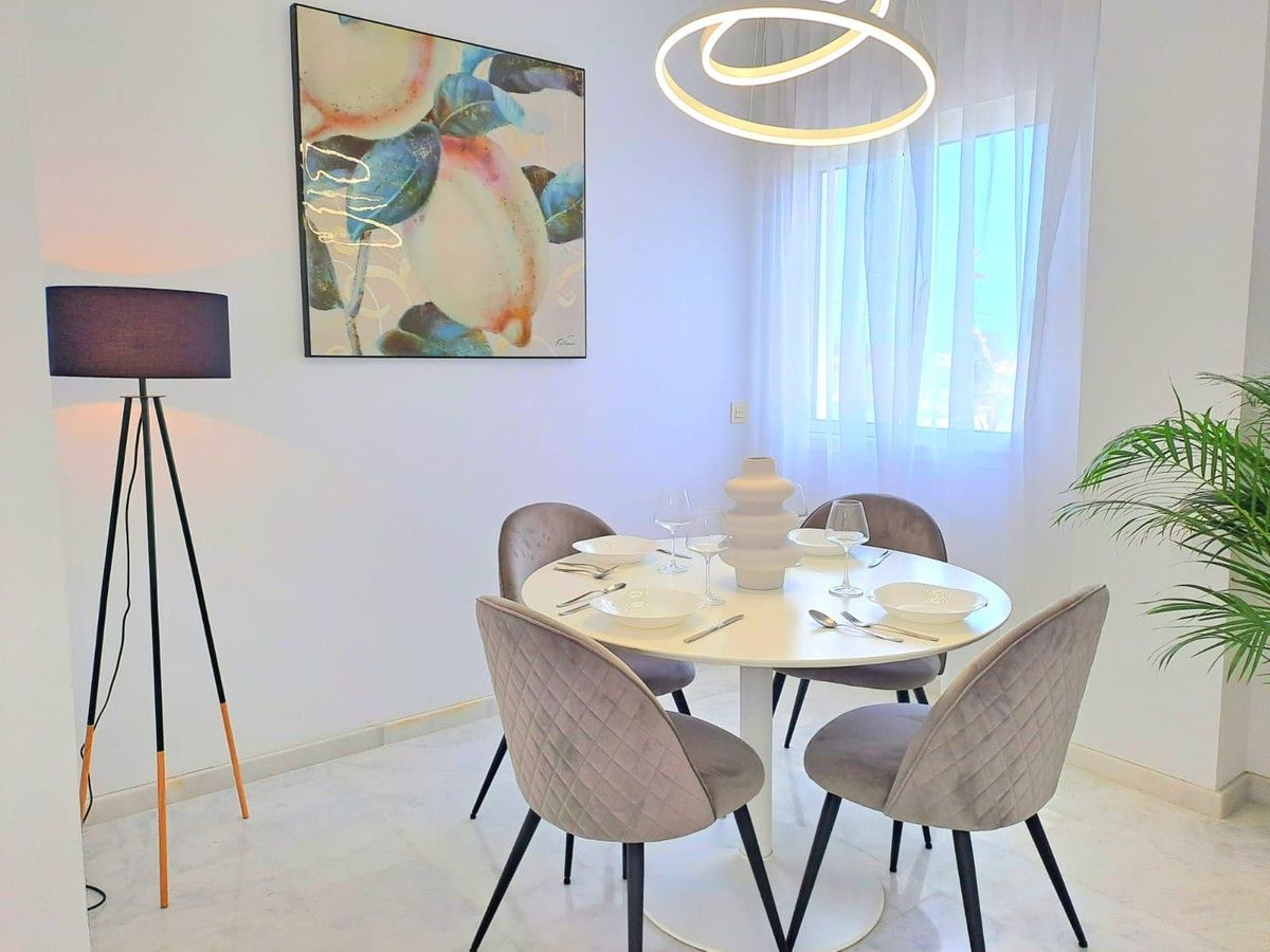Middle Floor Apartment in Estepona, Estepona, 6/12