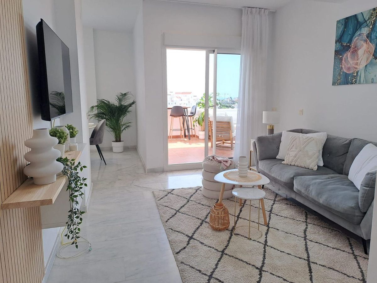 Middle Floor Apartment in Estepona, Estepona, 7/12
