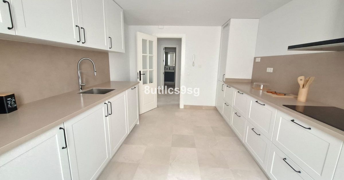 Middle Floor Apartment in Aloha, Aloha, 5/12