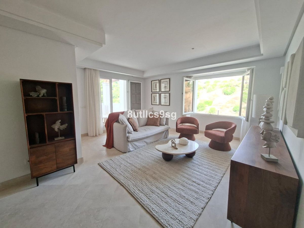 Middle Floor Apartment in Aloha, Aloha, 10/12