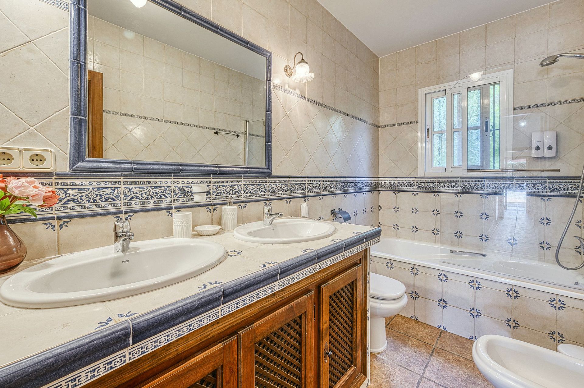 Villa en Marbella East, Ricmar, Marbella East, 10/12