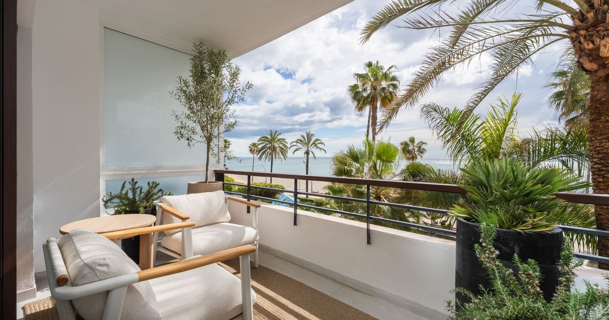 Квартира на среднем этаже в Estepona, Estepona, 2/12