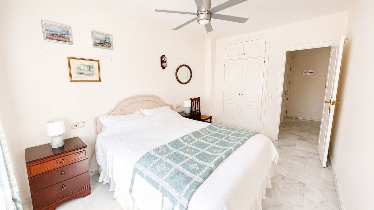 Middle Floor Apartment in San Luis de Sabinillas, San Luis de Sabinillas, 11/12