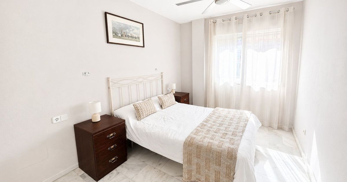 Middle Floor Apartment in San Luis de Sabinillas, San Luis de Sabinillas, 12/12
