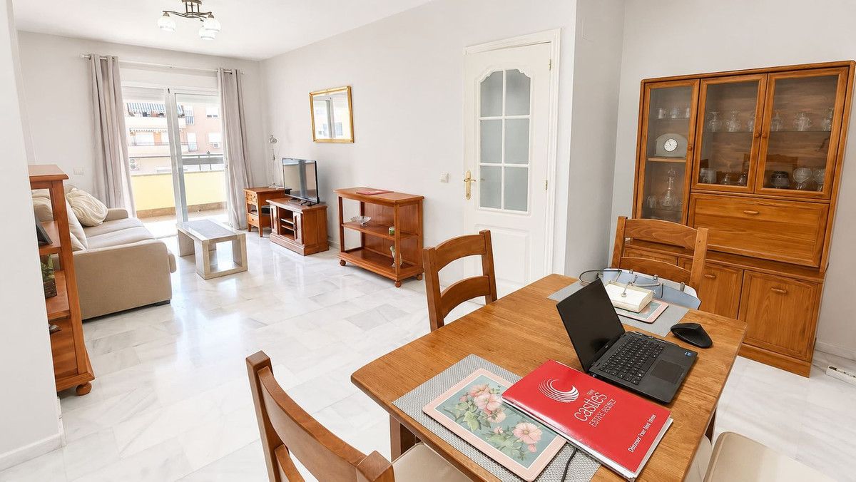 Middle Floor Apartment in San Luis de Sabinillas, San Luis de Sabinillas, 4/12