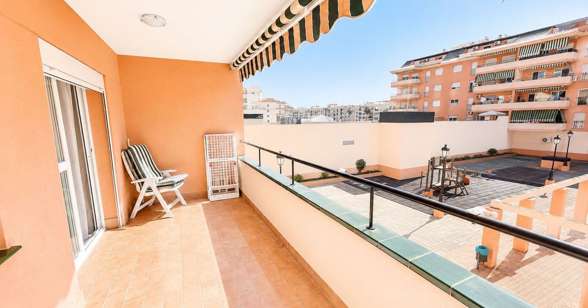 Middle Floor Apartment in San Luis de Sabinillas, San Luis de Sabinillas, 6/12