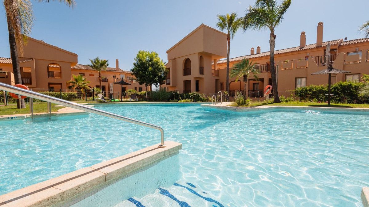 Apartamento en planta baja en Benahavís, Benahavís, 2/12