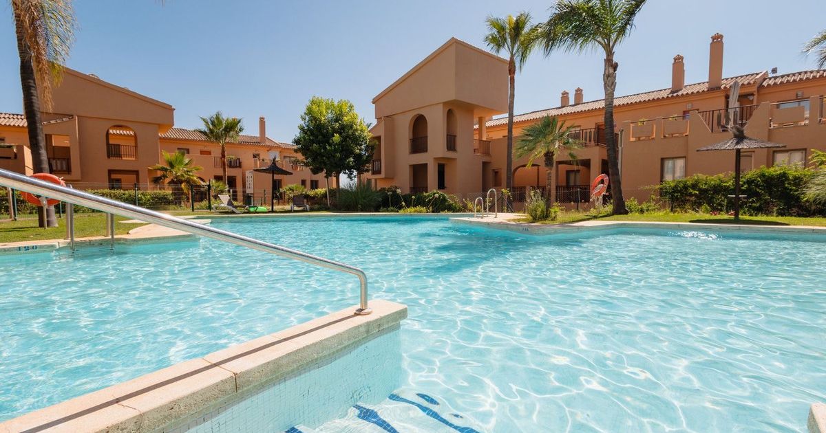 Apartamento en planta baja en Benahavís, Benahavís, 2/12