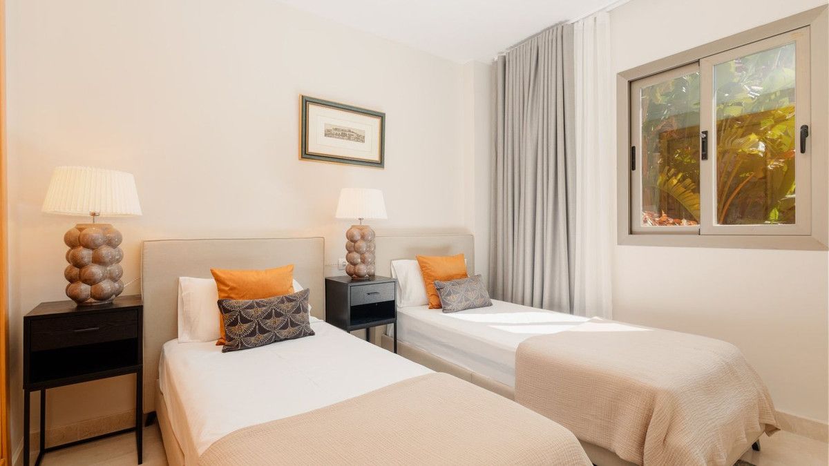 Apartamento en planta baja en Benahavís, Benahavís, 5/12