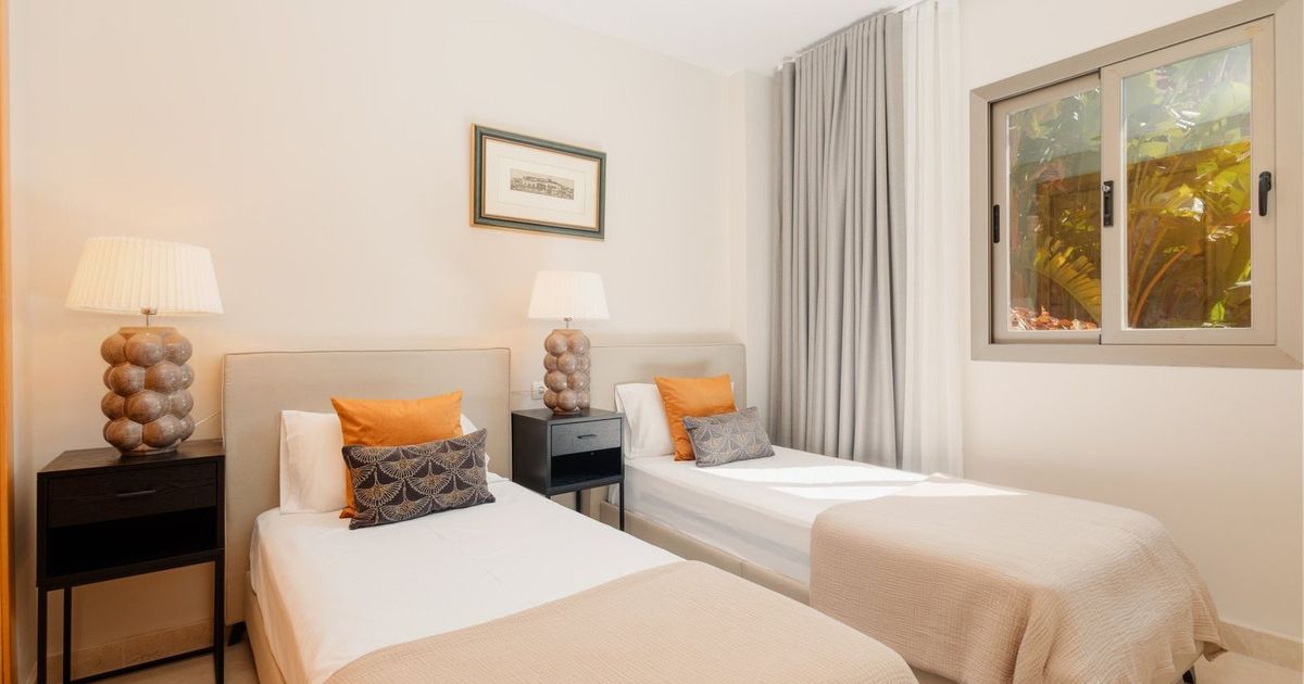 Apartamento en planta baja en Benahavís, Benahavís, 5/12