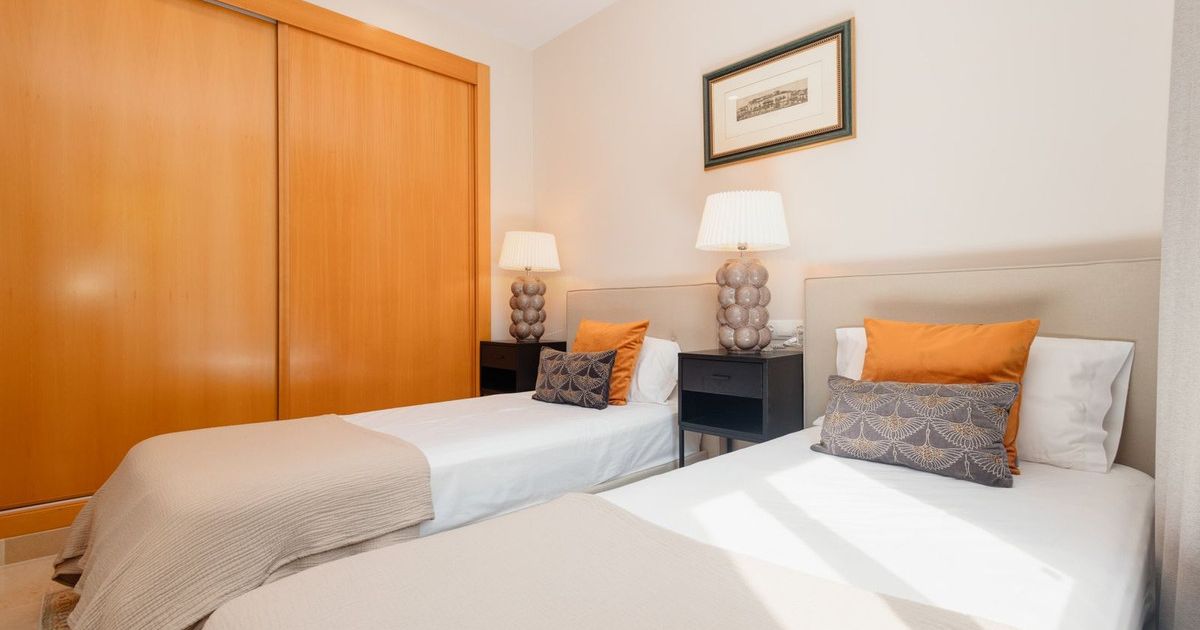 Apartamento en planta baja en Benahavís, Benahavís, 6/12