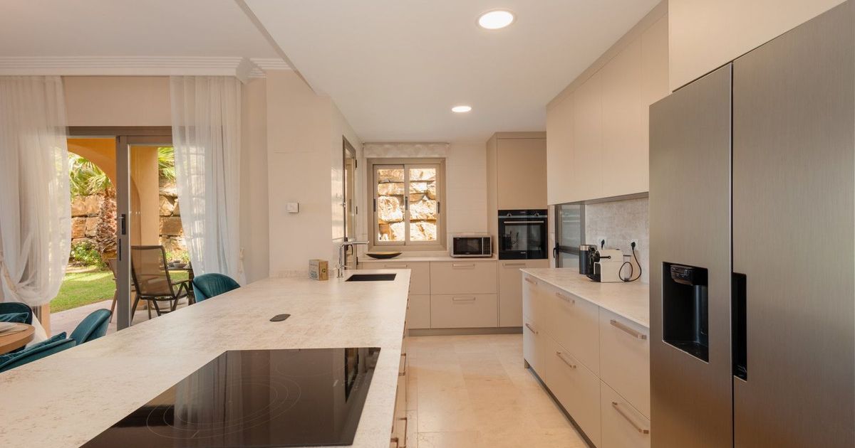 Apartamento en planta baja en Benahavís, Benahavís, 9/12