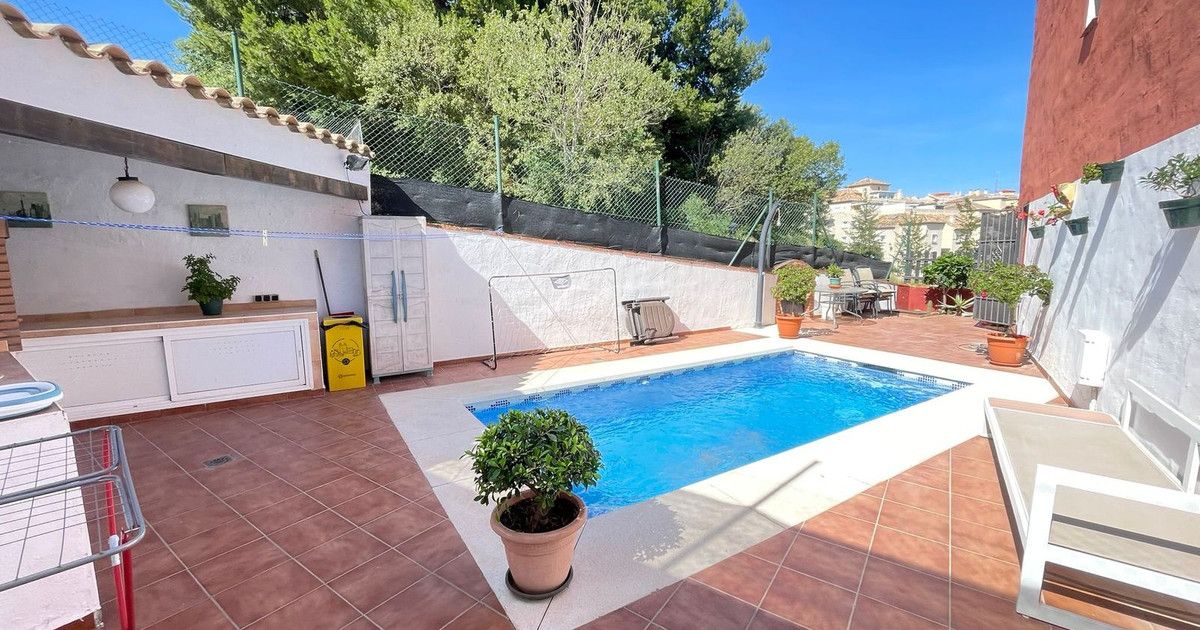 Radhus i Estepona, Estepona, 1/12