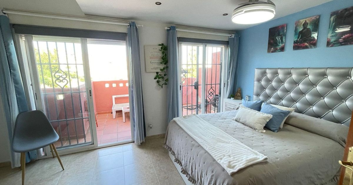 Radhus i Estepona, Estepona, 5/12