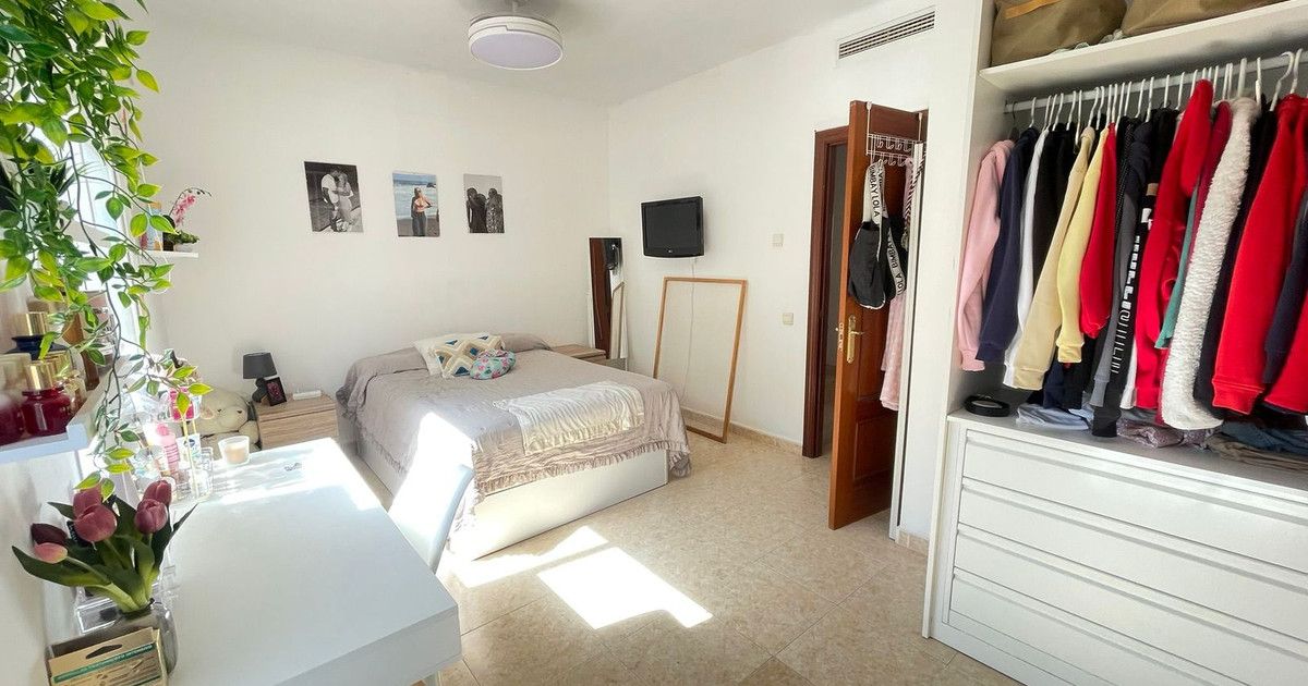 Radhus i Estepona, Estepona, 8/12