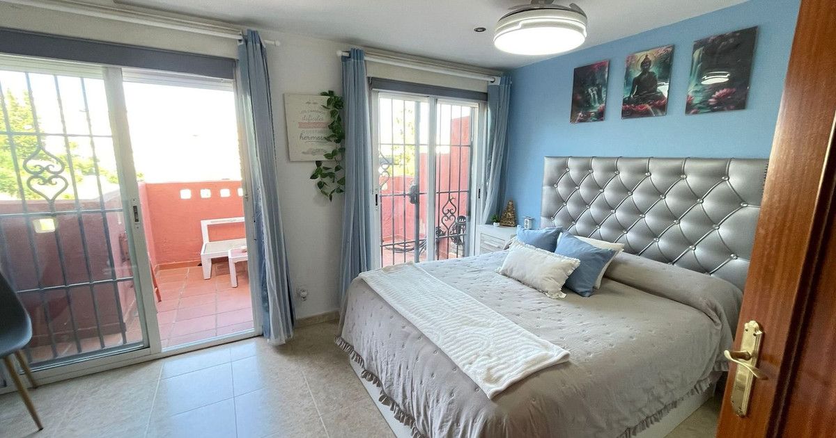 Radhus i Estepona, Estepona, 10/12