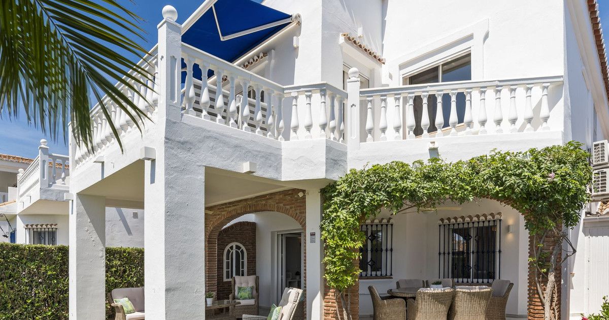 Detached Villa in El Chaparral, El Chaparral, 1/12