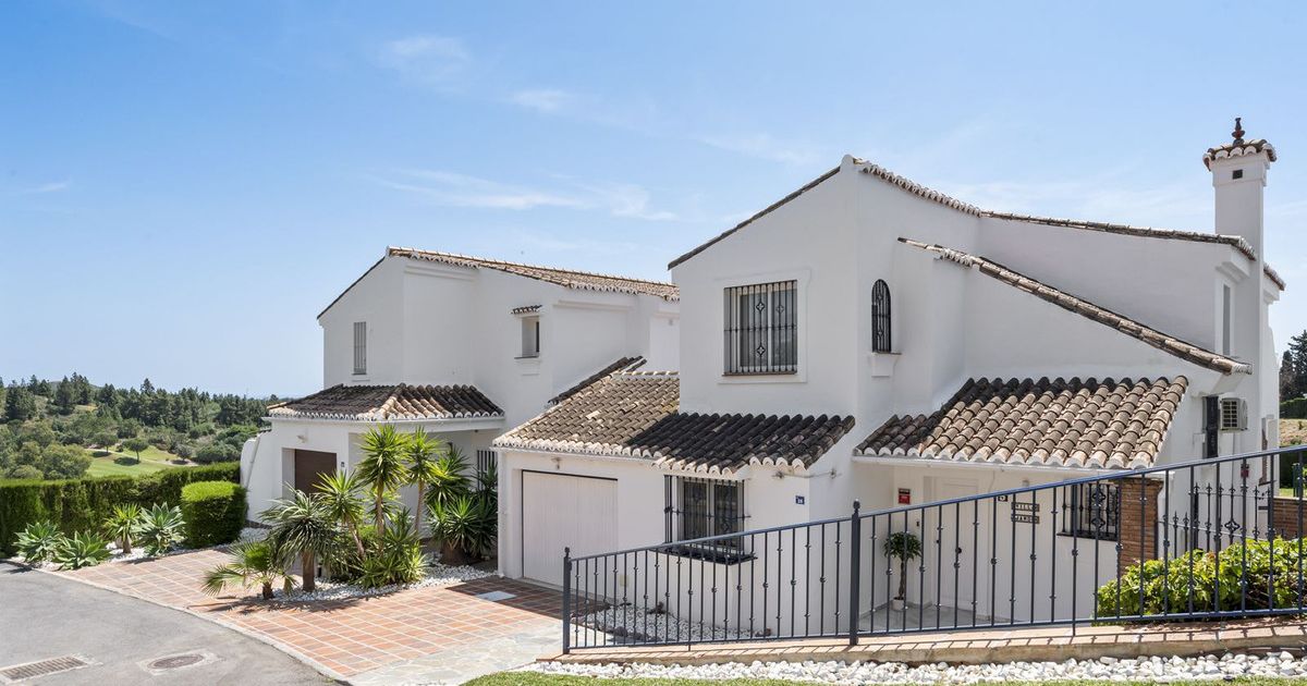 Detached Villa in El Chaparral, El Chaparral, 3/12