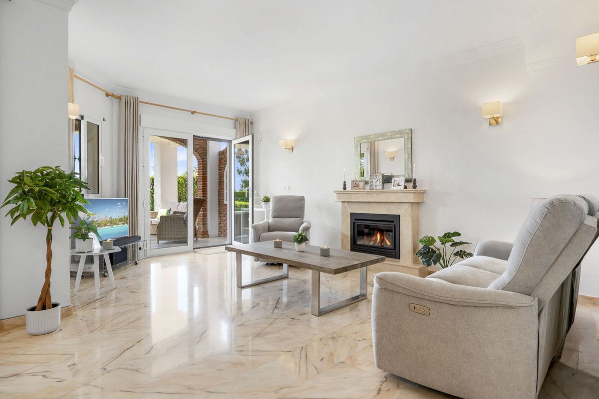 Detached Villa in El Chaparral, El Chaparral, 4/12