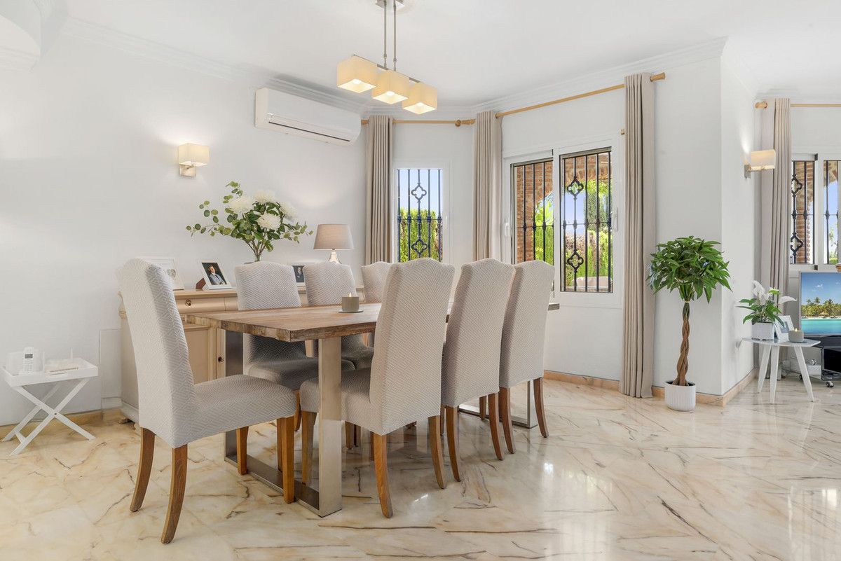 Detached Villa in El Chaparral, El Chaparral, 7/12
