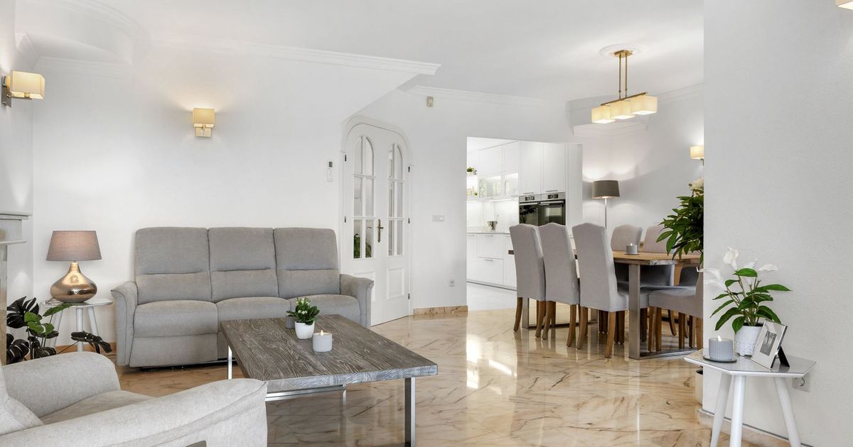 Detached Villa in El Chaparral, El Chaparral, 9/12