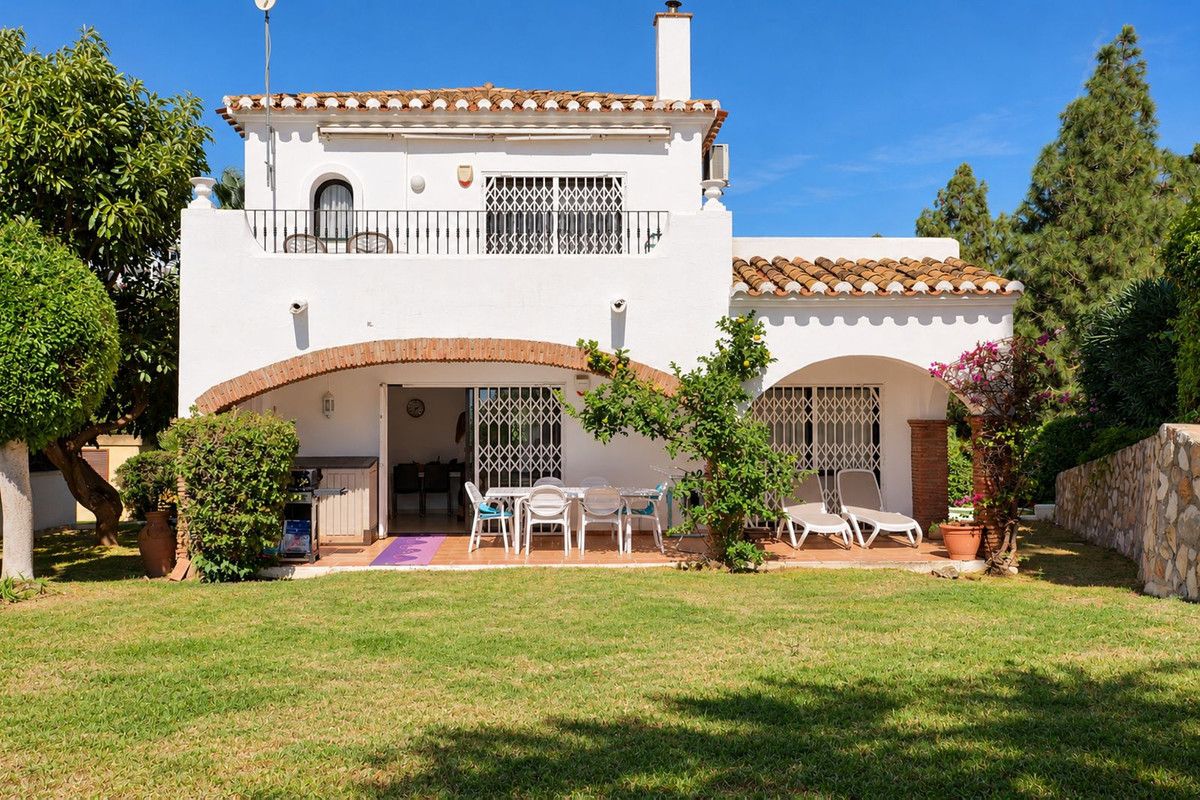 Vrijstaande Villa in Calahonda, Calahonda, 1/12