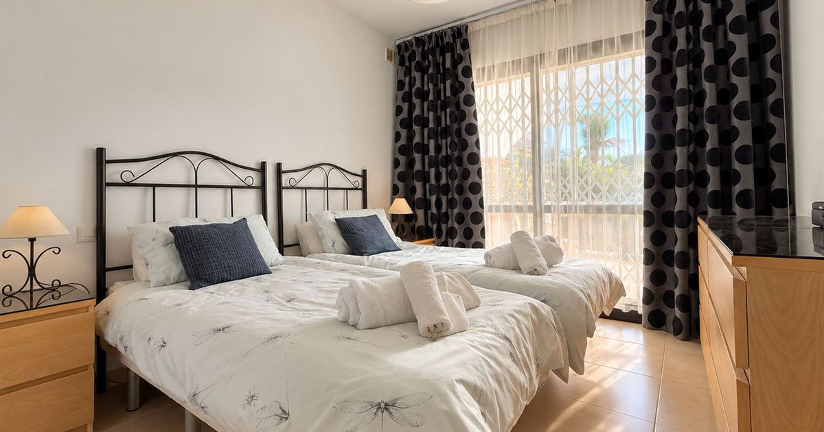 Vrijstaande Villa in Calahonda, Calahonda, 12/12