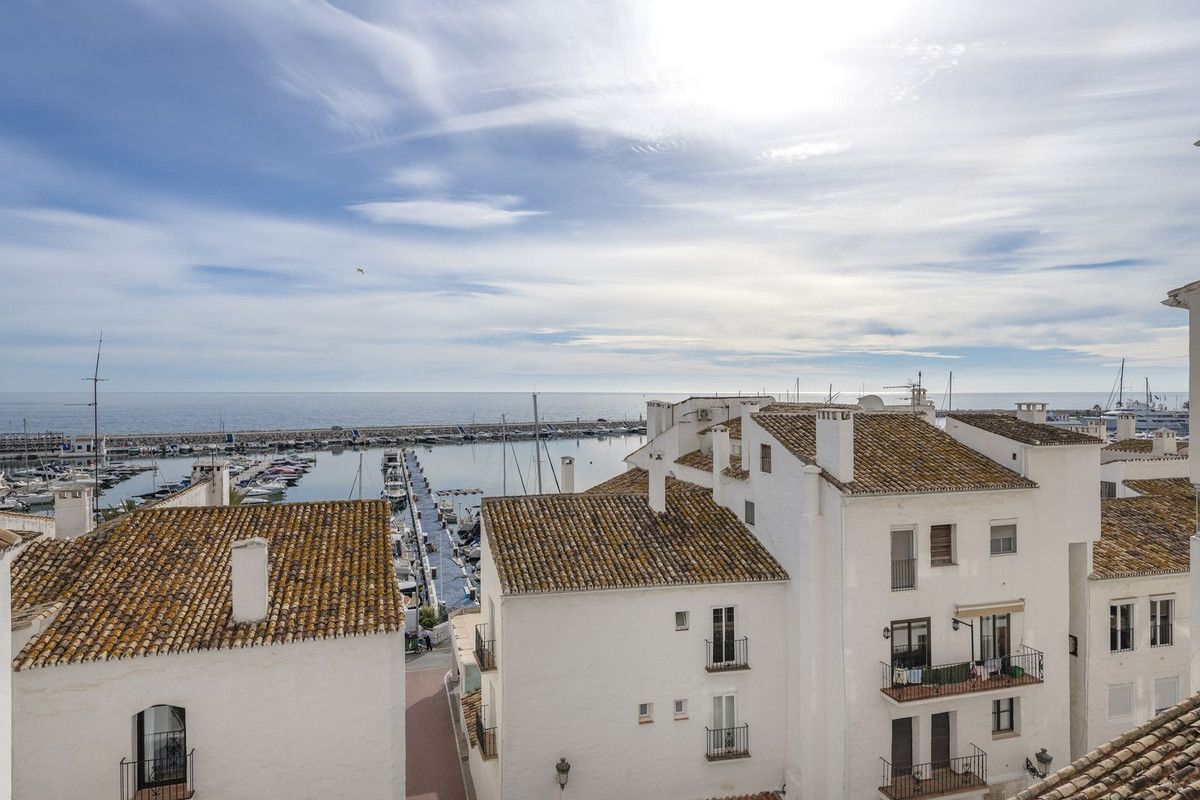 Apartment in mittlerer Etage in Puerto Banús, Puerto Banús, 5/12